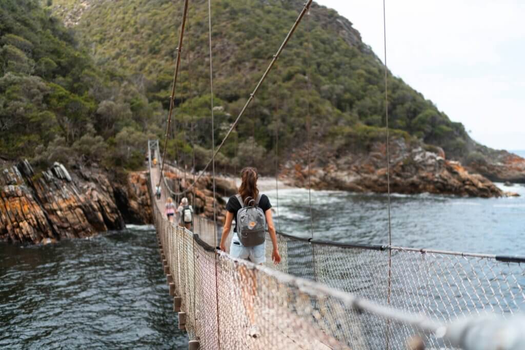 Spaziere über die Hängebrücke am Storms River Mouth