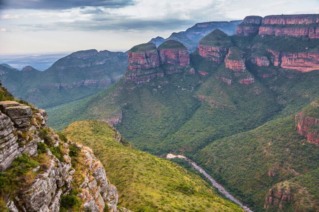 Überblick über die Three Rondavels und den Blyde River Canyon