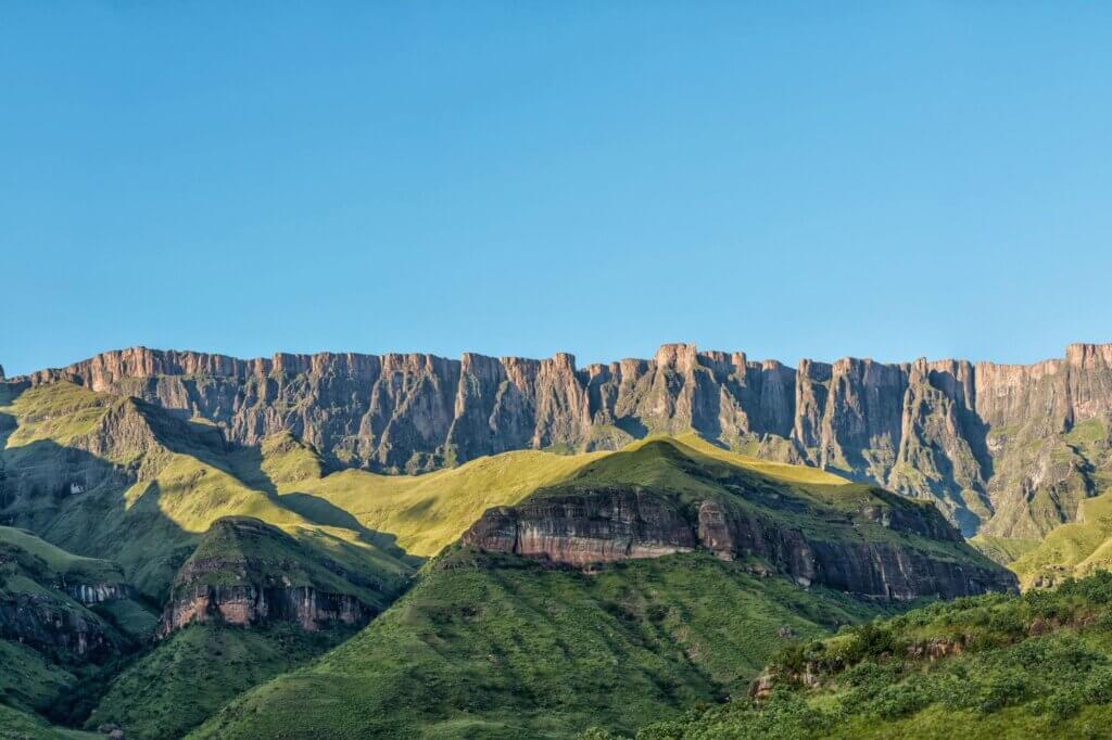 Wandere den Tugela Gorge Trail mit Blick auf das Amphitheater