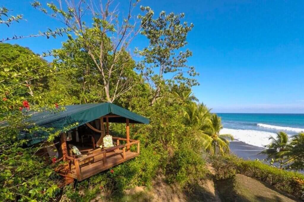 La Leona Eco Lodge