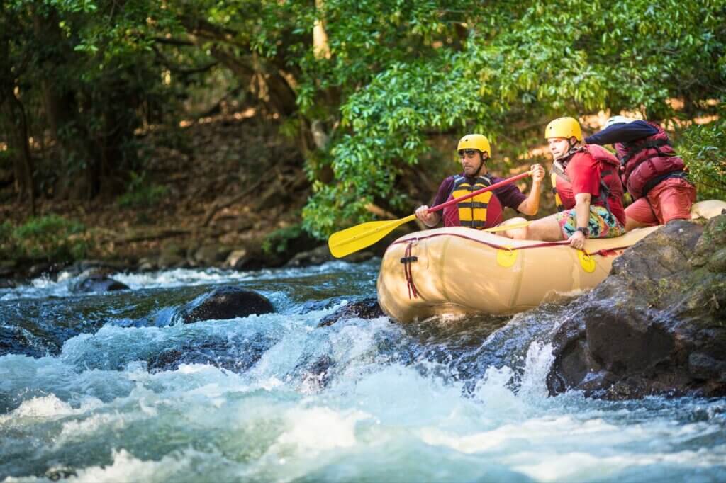 Spüre den Adrenalinkick beim Wildwasser-Rafting